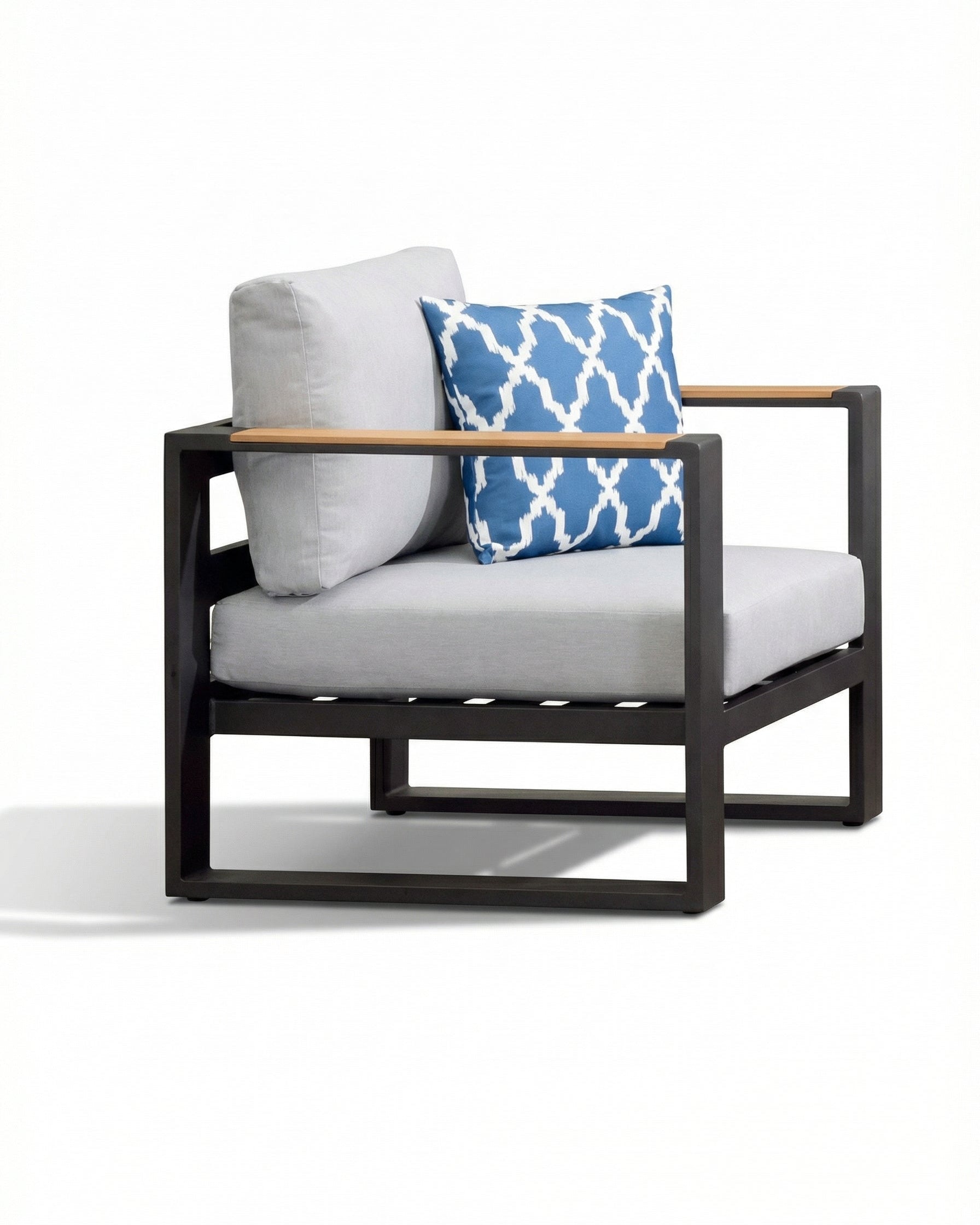 Denver DRK Grey Outdoor Lounge Chair with Off-White Cushion